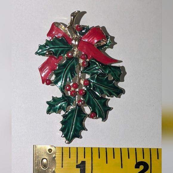 Vintage Gerrys Enameled Holly Branch Brooch - Picture 9 of 9